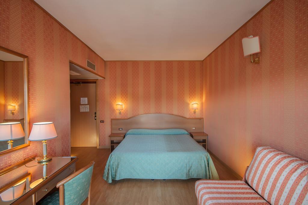 Park Hotel Dei Massimi Rome Buitenkant foto